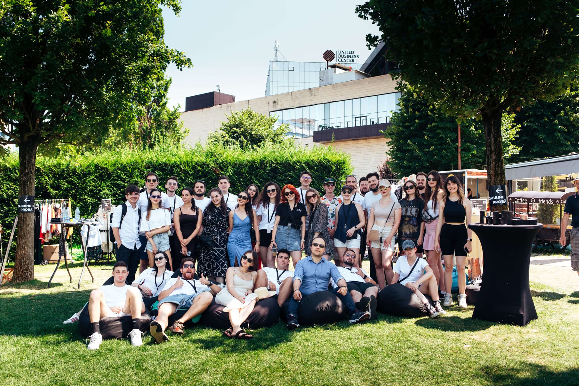 Mai mult decât un club